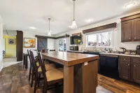 Sunsets & Serenity: Port Clinton Waterfront Stay 3 Bedroom Home Hotels in Bay Township