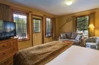 Paradise Lodge and Bungalows Hotels near Lake Louise