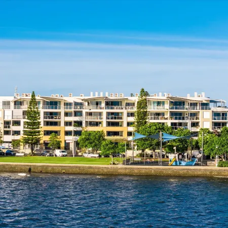 Riverside Apartments & Hotel