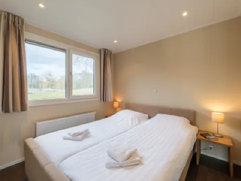 Well Furnished Mobile Home with Dishwasher Near Water Hotels in 