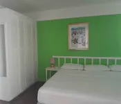 Melrose Beach Apartments Inc Hotels in Saint Lawrence