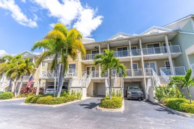 577 Little Harbor