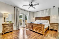 Victoria Park Oasis with Heated Pool and More - Private Pools