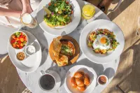 โรงแรม ชาริอต