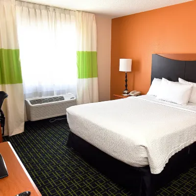 AmericInn by Wyndham Topeka Hotels near Wanamaker Square