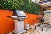 해변과 모든 것에 가까운 아름다운 2층 매너