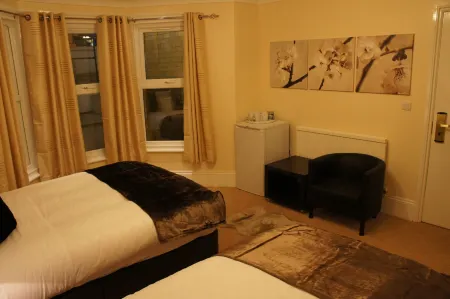 Sapphire Hotel London