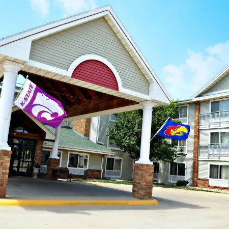 Fossil Creek Hotel and Suites