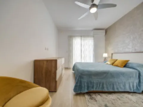 Beautiful 2 BDR Penthouse near Valletta sleeps 6 Hotéis em Hamrun