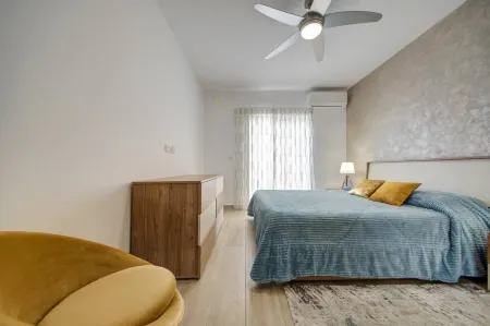 Beautiful 2 BDR Penthouse near Valletta sleeps 6