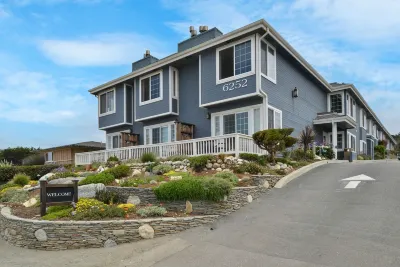 Sand Pebbles Inn Hotels near San Simeon State Park