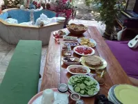 بيت شباب لوتس جاردن إزمير Hotels near باسماني