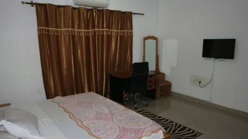 Pioneer Guest Lodge - 2-Star