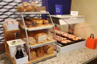 Holiday Inn Express & Suites PITTSBURGH WEST - GREEN TREE by IHG - Bữa sáng