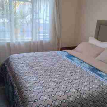 Cottage - Sleeps 4 Pool & Private Parking Rooms