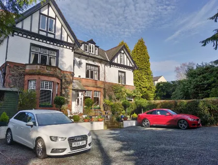Dene House Guest House Отели в г. Bowness-on-Windermere