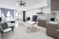 Alinea Luxury Condominiums, Shah Alam - Smarthome UOA Business Park Property Gallery 주변 호텔