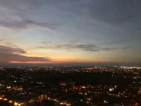 Cosmy Orchard Apartment Hotel a Wiyung