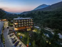 Uji I Ftohte Hotel Hotels near Mountain Pass