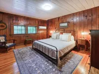 Bean Creek Cabins Hotels in Caddo Gap