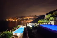 Luxury Villa Vittoria- Villa with Garden Swimming Pool and Jacuzzi Overlooking the Sea - Hot Tub