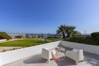 Mackenzie Castella Beachfront Suite