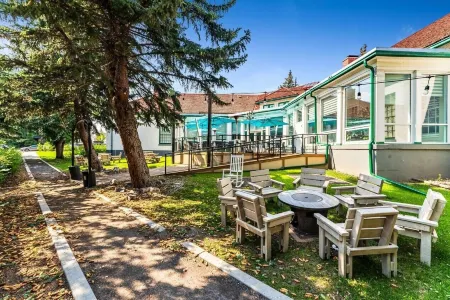 The Inn on Officers' Garden