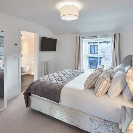 Host & Stay - Oxford House