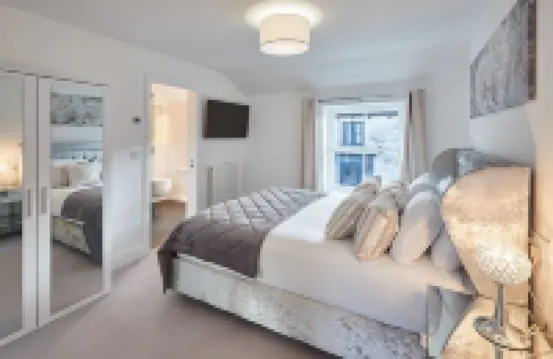 Host & Stay - Oxford House