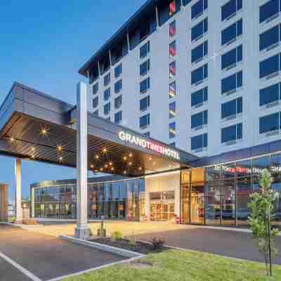 Grand Hôtel TIMES Lévis Hotel Exterior