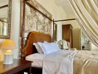 Chateau la Bainerie Hotels in Cheffes