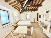 Fab Villa with Fenced Pool, Huge Grounds, Mediation Park, Child Activity Park Hotel in zona Chiesa di San Severino