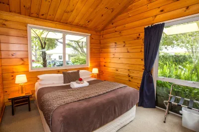 Tatahi Cove Back Packer Hotels in 