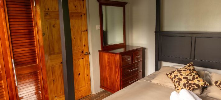 Topaz Apartment Villa - Mountain View Villa Hotels in Soufriere