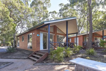 NRMA Ocean Beach Holiday Resort Отели в г. Палм Бич