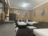 Blue Violet Motor Inn Отели в г. Редвуд