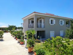 Casa de Rosa Apartments & Studios