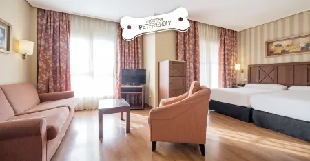 Ilunion Alcora Sevilla Отели рядом с достопримечательностью «SALA FANTASIA»