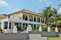 Indlovukazi Guesthouse Hotels near Jasmyn Farm Products