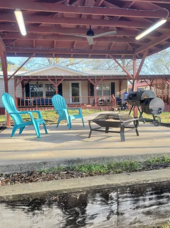 In the Popular Lanan Bay. Отели в г. Сабин Пэриш