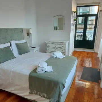 A Portuguesa Guest House Отели рядом с достопримечательностью «Церковь кармелитов»