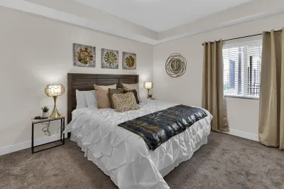 2 bedroom and 2 bathroom luxury apartment for 6