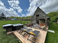 Cottage in the Heart of the Pyrénées, Jacuzzi, Hiking, Cycling, Skiing, and More