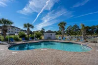 Spacious 3 Bedroom 2 Bath Golf Course Condo at Magnolia North in Myrtle Beach! Hotels in Horry County