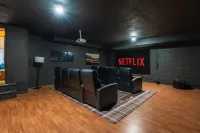 Mountain Getaway with Theater and Arcade - Spacious and Inviting Retreat