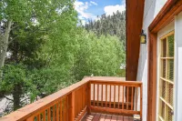 Spacious Living Area and High Speed Wifi - Charming Southwestern Escape