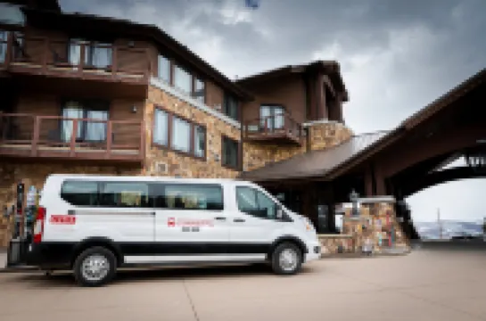 Amazing Views and Ski in Ski Out Access - Stunning Mountain Haven