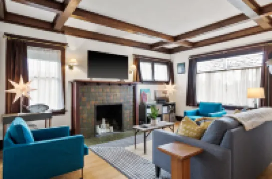 Spacious Yard and Peloton - Charming Retreat with Stylish Comfort