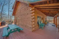 Charming 3-bedroom cabin in wonderful Lake Lure with AC, WiFi