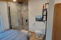 Cozy Cabin on Private Airstrip Hotel di Matanuska-Susitna
